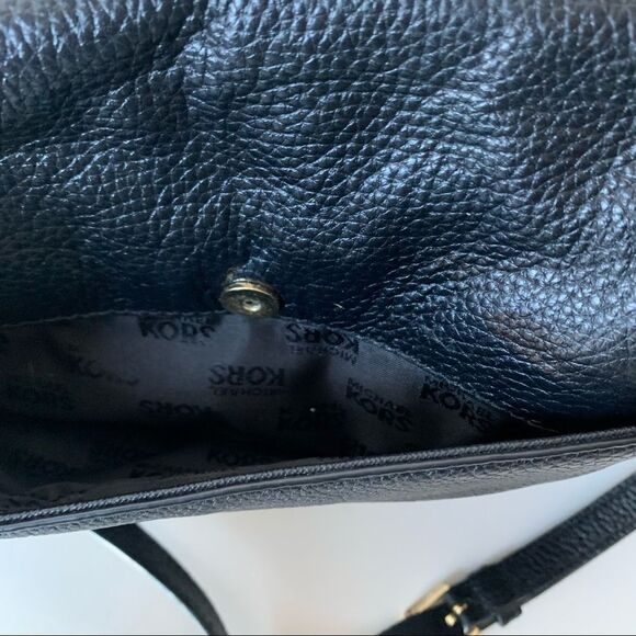 Michael Kors Medium Bedford Tassel Bag – Pebbled Leather - Picture 10 of 15